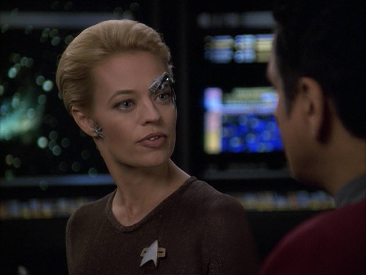 extant_StarTrek_VOY_6x09-TheVoyagerConspiracy_01770.jpg