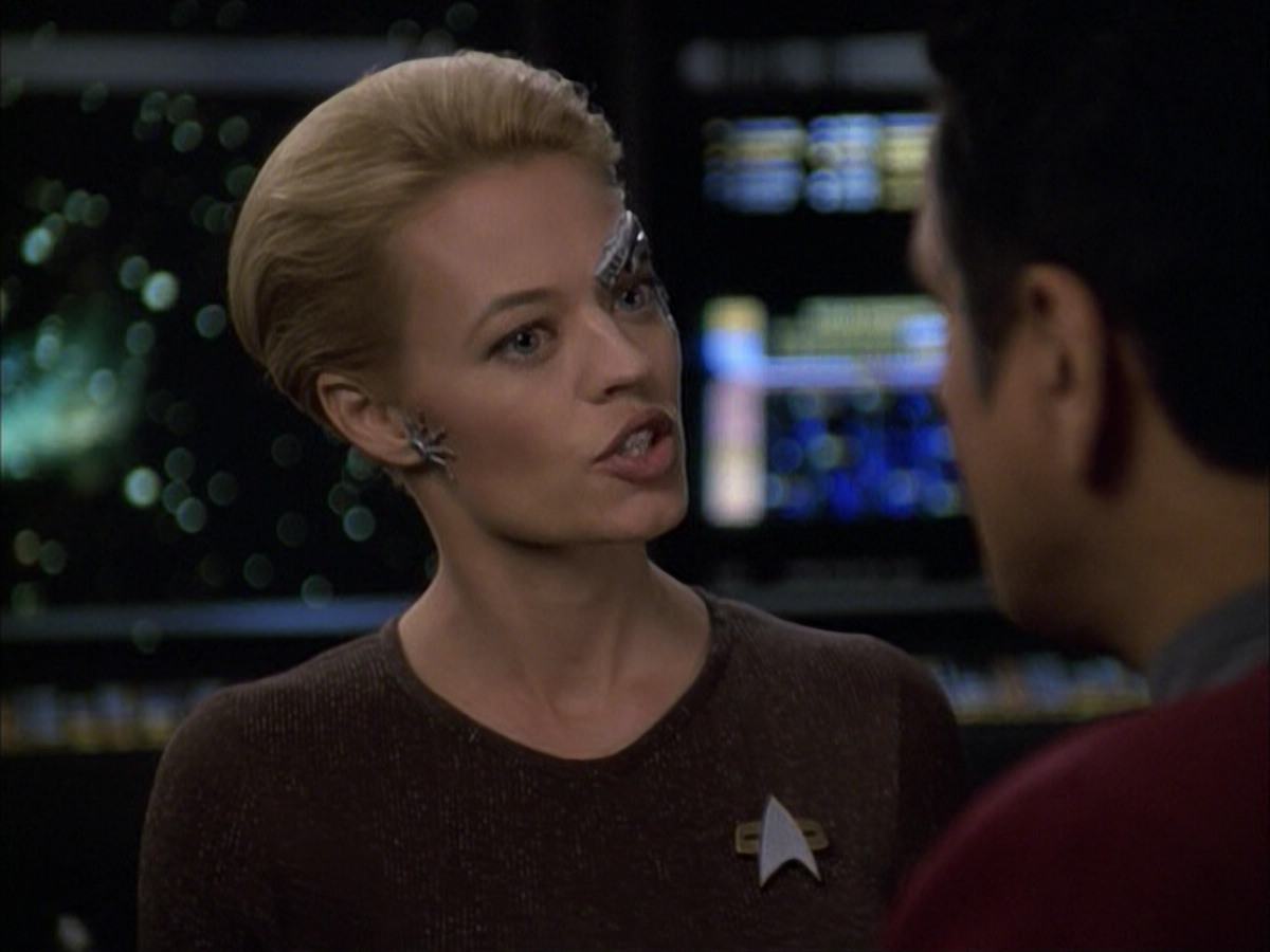 extant_StarTrek_VOY_6x09-TheVoyagerConspiracy_01773.jpg
