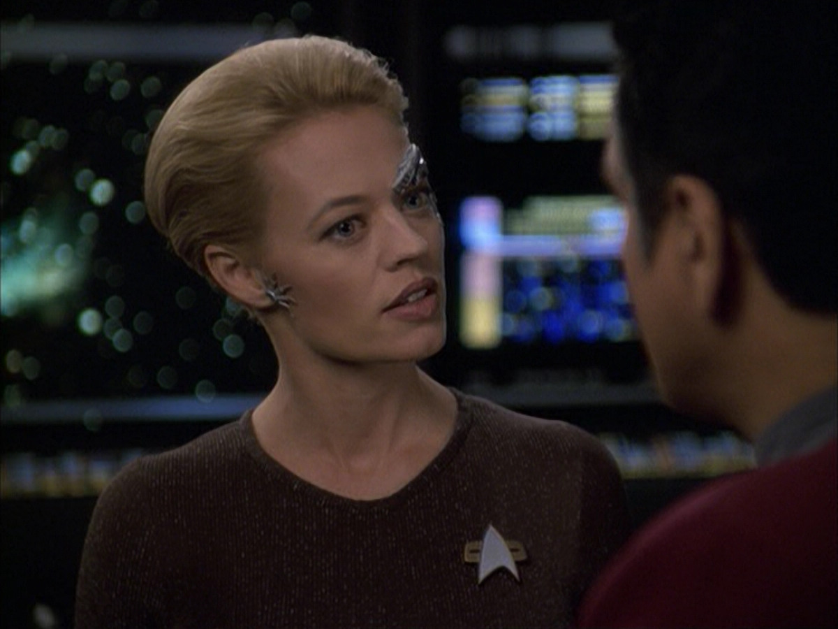 extant_StarTrek_VOY_6x09-TheVoyagerConspiracy_01774.jpg