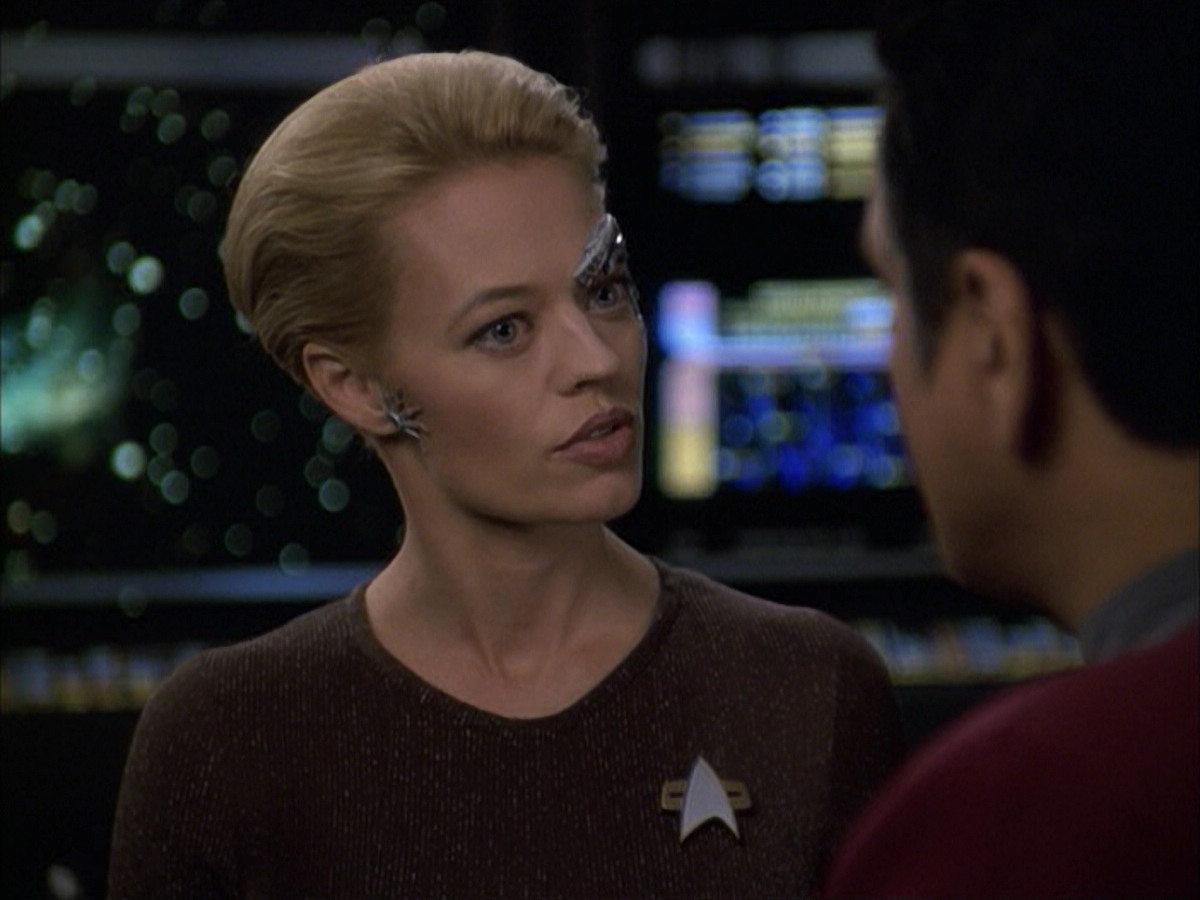 extant_StarTrek_VOY_6x09-TheVoyagerConspiracy_01775.jpg