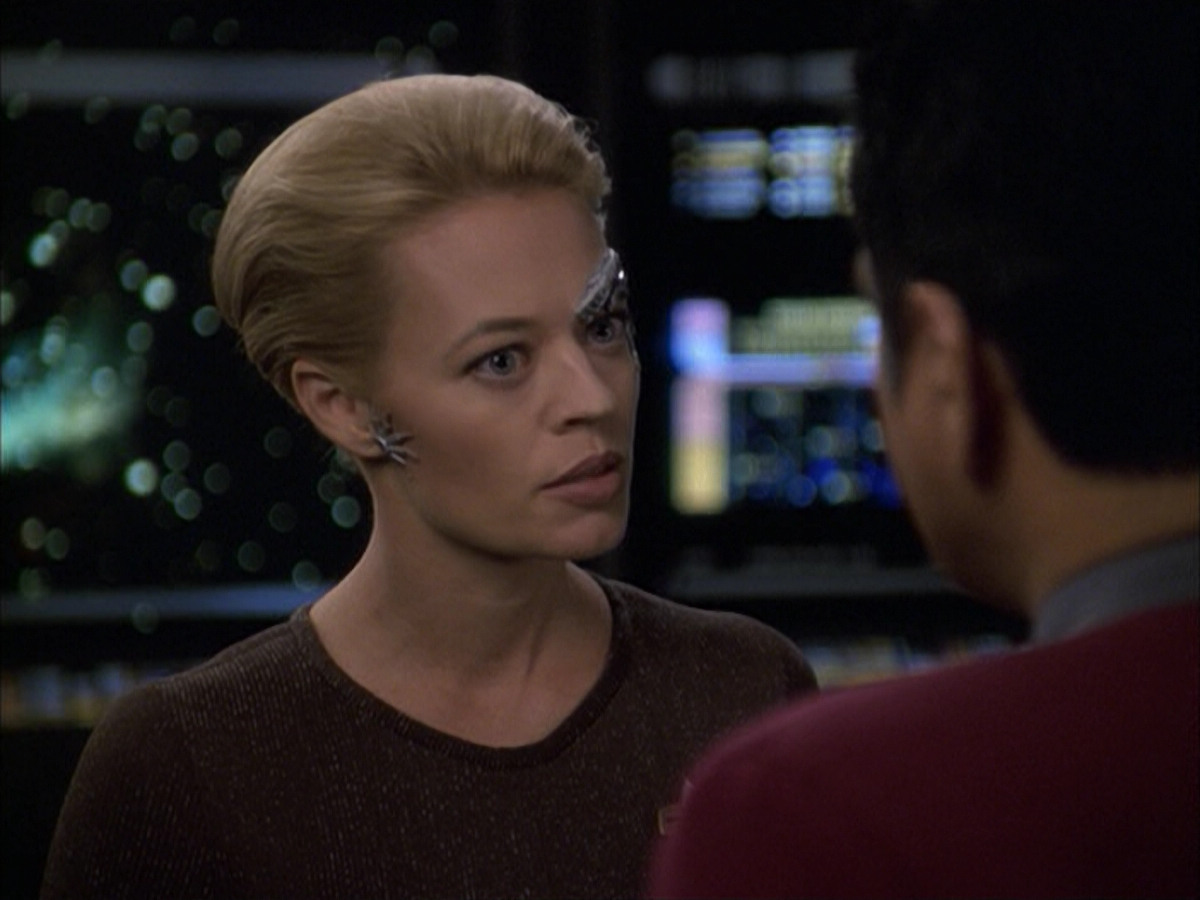extant_StarTrek_VOY_6x09-TheVoyagerConspiracy_01795.jpg
