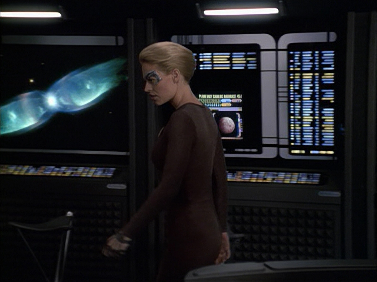 extant_StarTrek_VOY_6x09-TheVoyagerConspiracy_01882.jpg