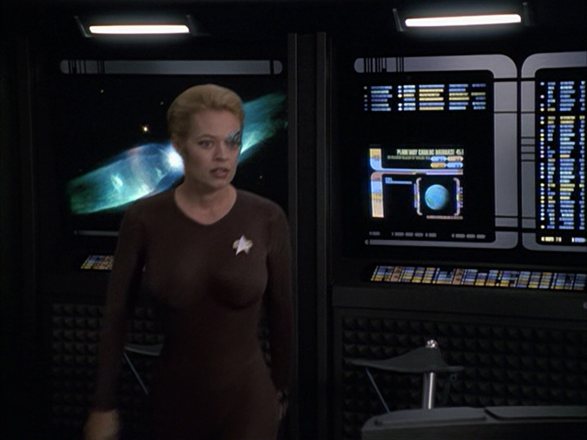 extant_StarTrek_VOY_6x09-TheVoyagerConspiracy_01933.jpg