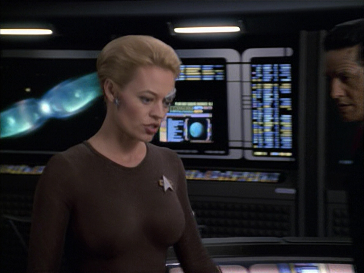 extant_StarTrek_VOY_6x09-TheVoyagerConspiracy_01935.jpg