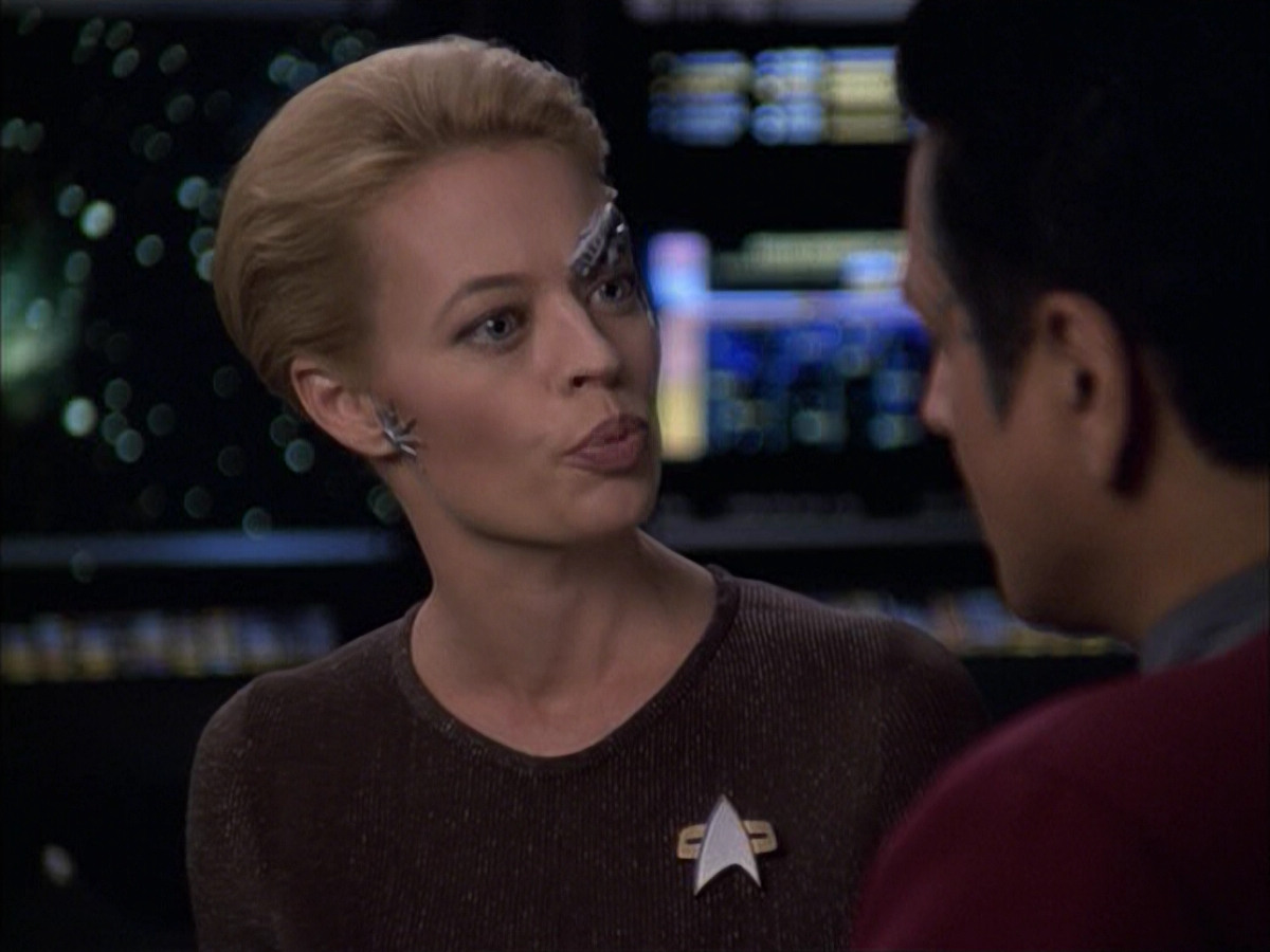 extant_StarTrek_VOY_6x09-TheVoyagerConspiracy_01964.jpg