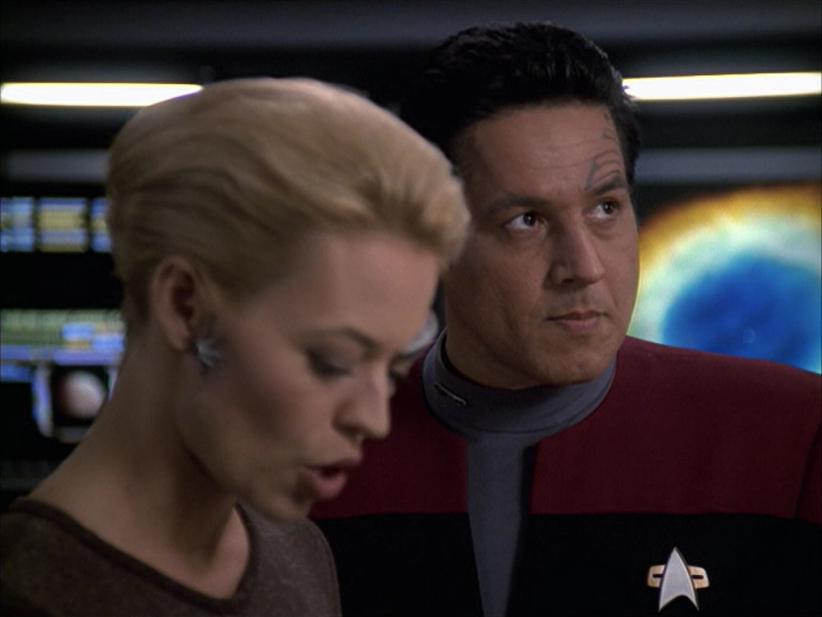 extant_StarTrek_VOY_6x09-TheVoyagerConspiracy_01975.jpg