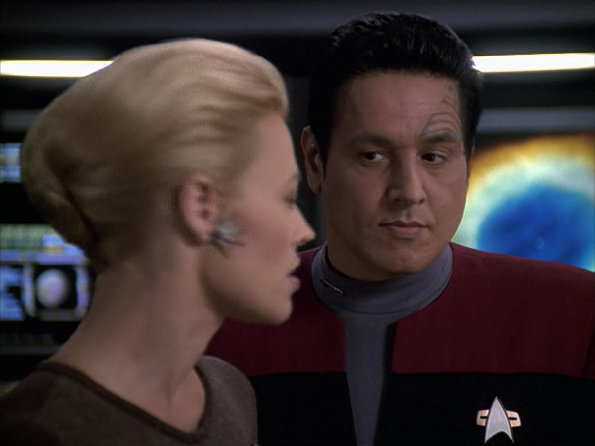 extant_StarTrek_VOY_6x09-TheVoyagerConspiracy_01986.jpg