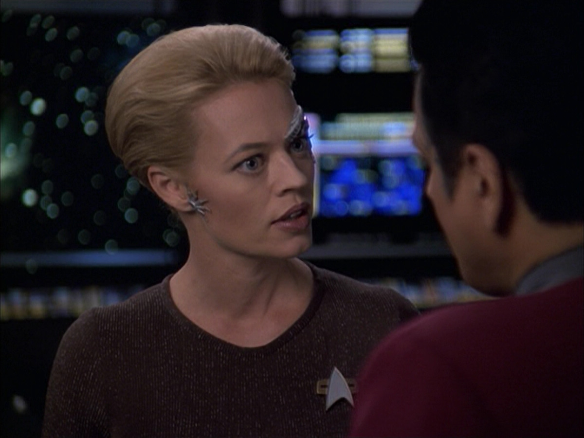 extant_StarTrek_VOY_6x09-TheVoyagerConspiracy_02042.jpg