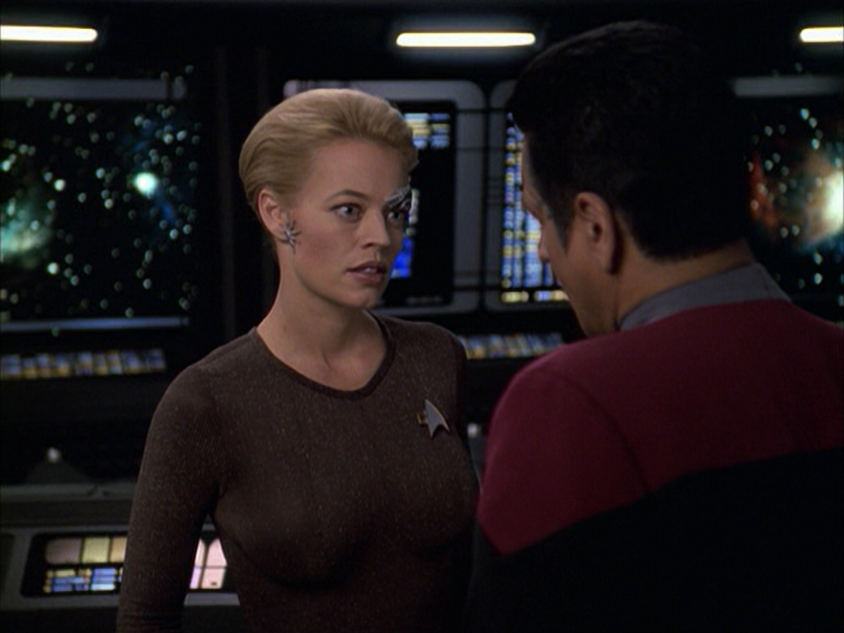 extant_StarTrek_VOY_6x09-TheVoyagerConspiracy_02058.jpg