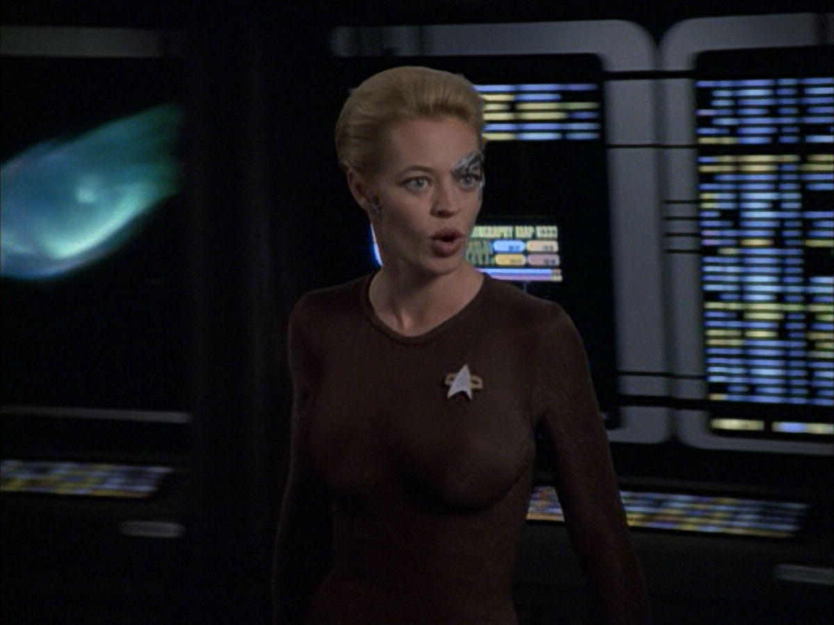 extant_StarTrek_VOY_6x09-TheVoyagerConspiracy_02074.jpg