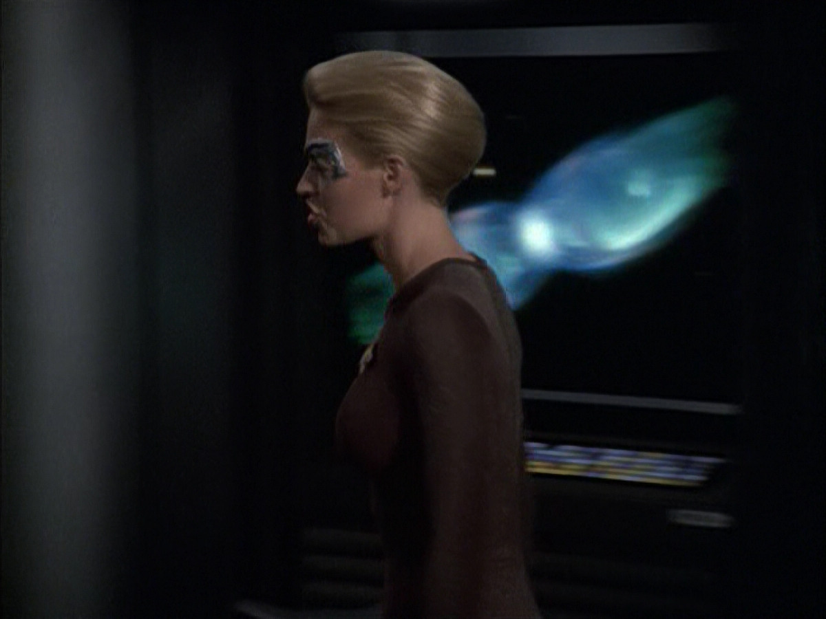 extant_StarTrek_VOY_6x09-TheVoyagerConspiracy_02075.jpg