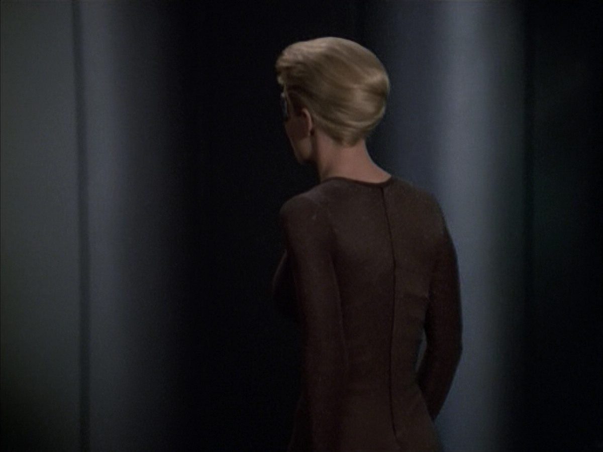 extant_StarTrek_VOY_6x09-TheVoyagerConspiracy_02076.jpg