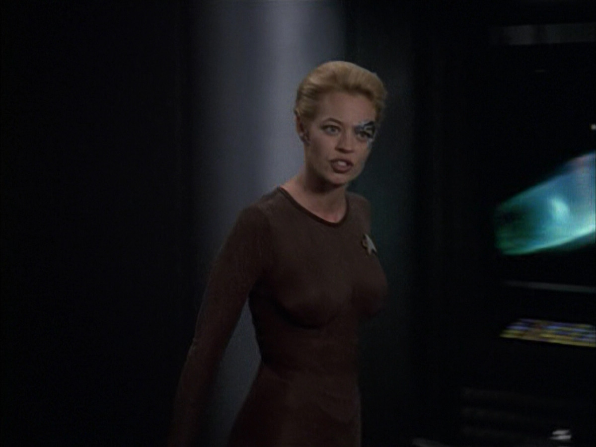 extant_StarTrek_VOY_6x09-TheVoyagerConspiracy_02080.jpg