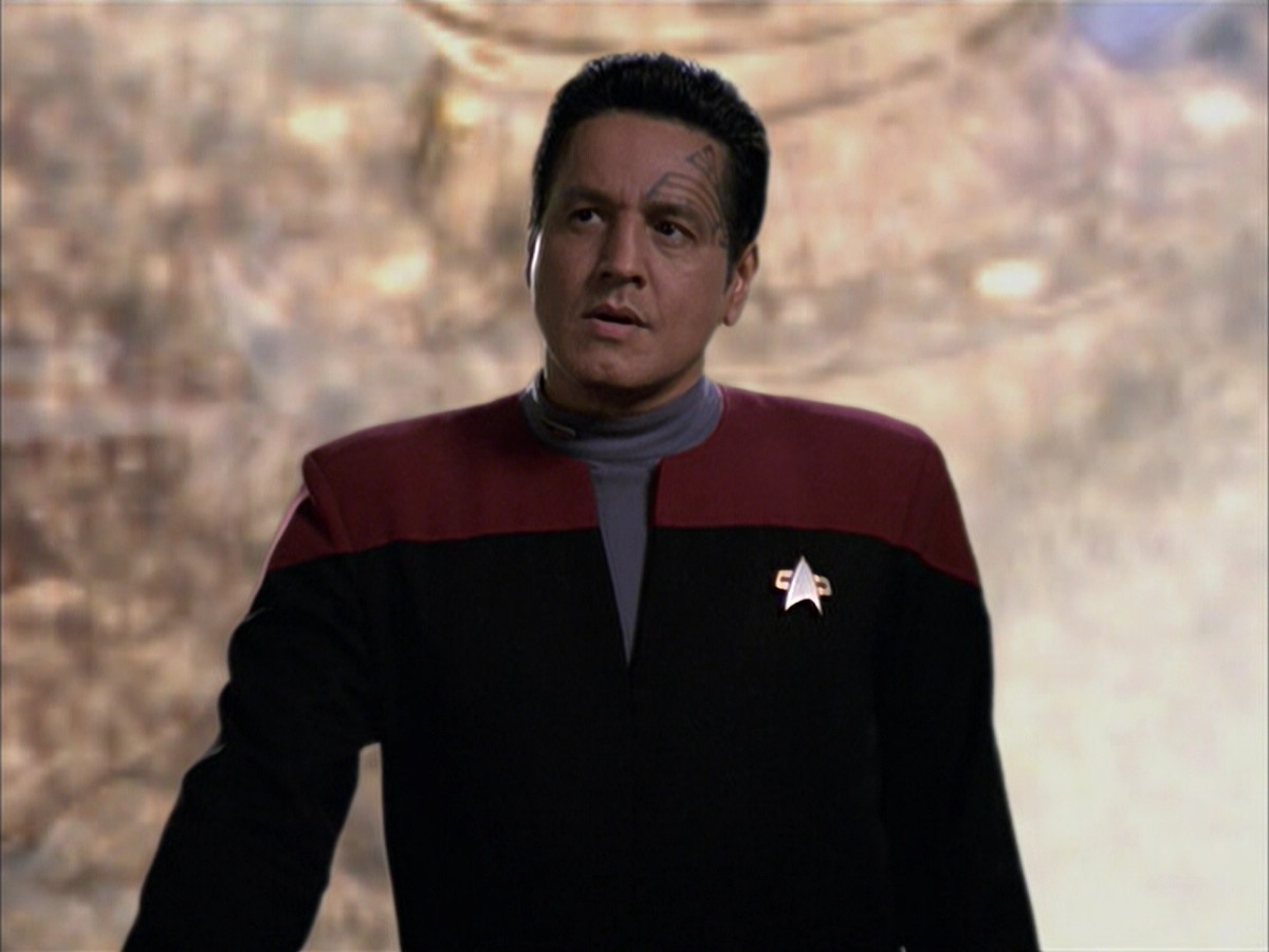 extant_StarTrek_VOY_6x09-TheVoyagerConspiracy_02087.jpg