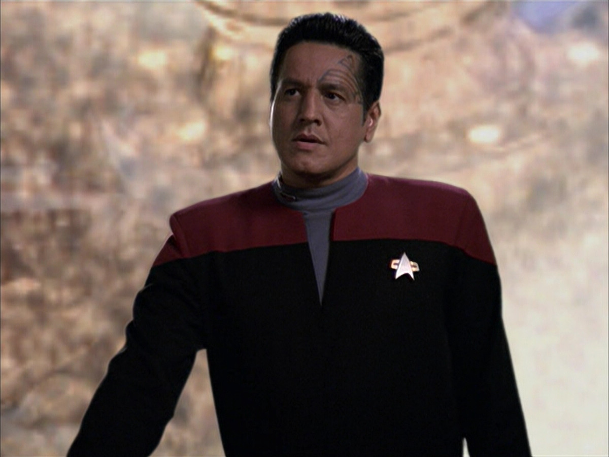 extant_StarTrek_VOY_6x09-TheVoyagerConspiracy_02088.jpg