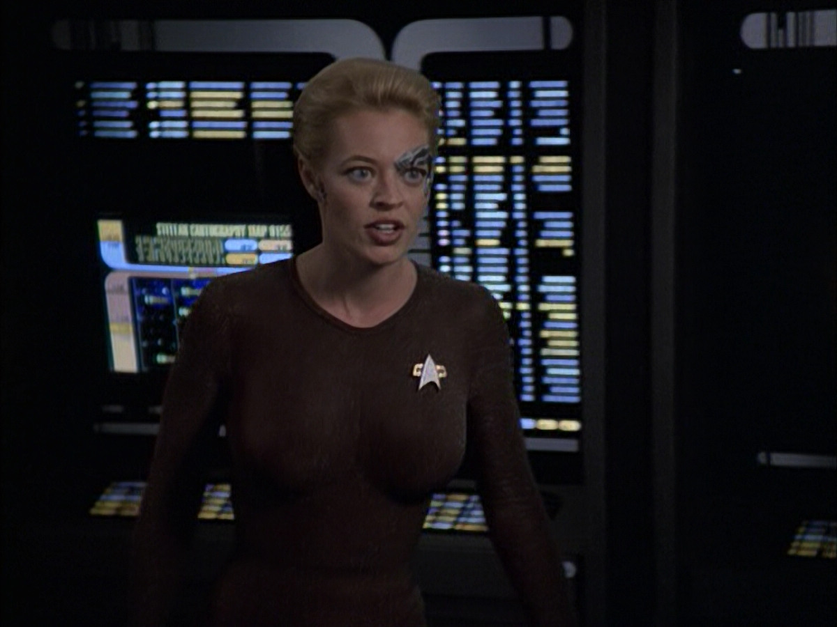 extant_StarTrek_VOY_6x09-TheVoyagerConspiracy_02090.jpg