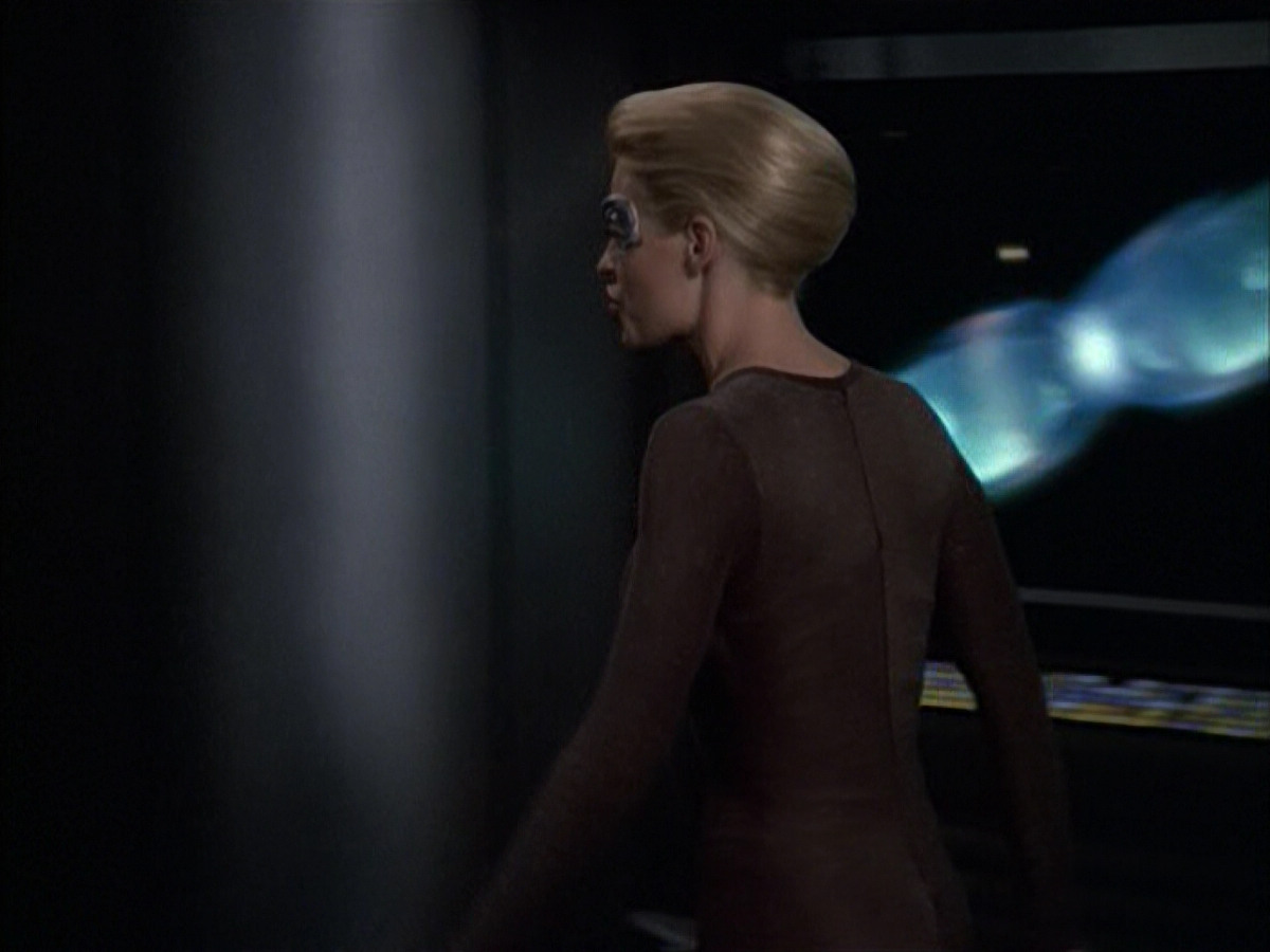 extant_StarTrek_VOY_6x09-TheVoyagerConspiracy_02092.jpg