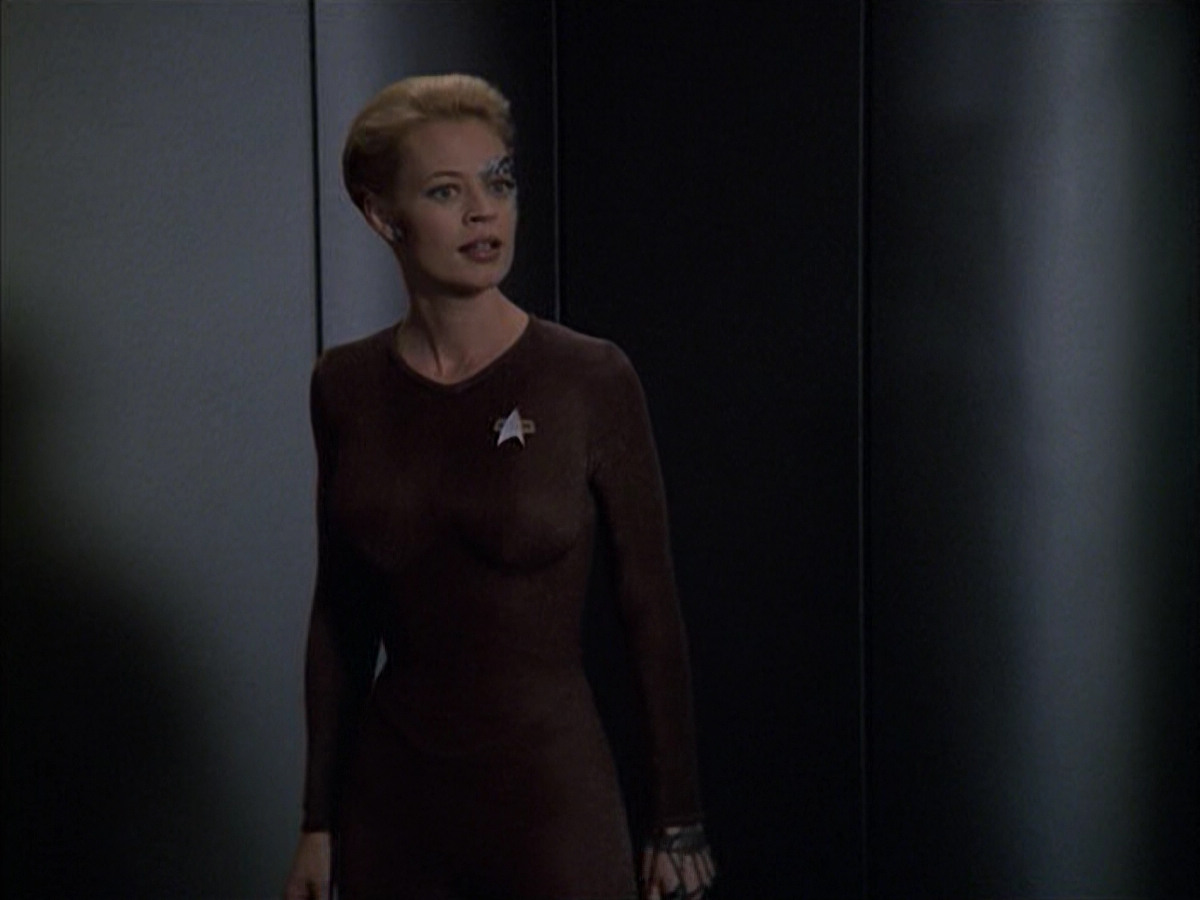 extant_StarTrek_VOY_6x09-TheVoyagerConspiracy_02106.jpg