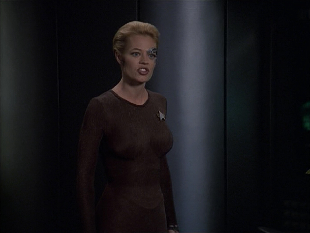 extant_StarTrek_VOY_6x09-TheVoyagerConspiracy_02112.jpg