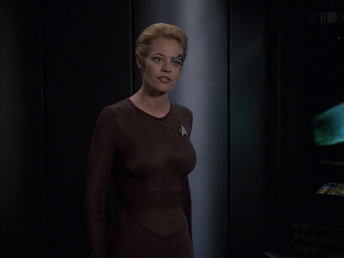 extant_StarTrek_VOY_6x09-TheVoyagerConspiracy_02113.jpg