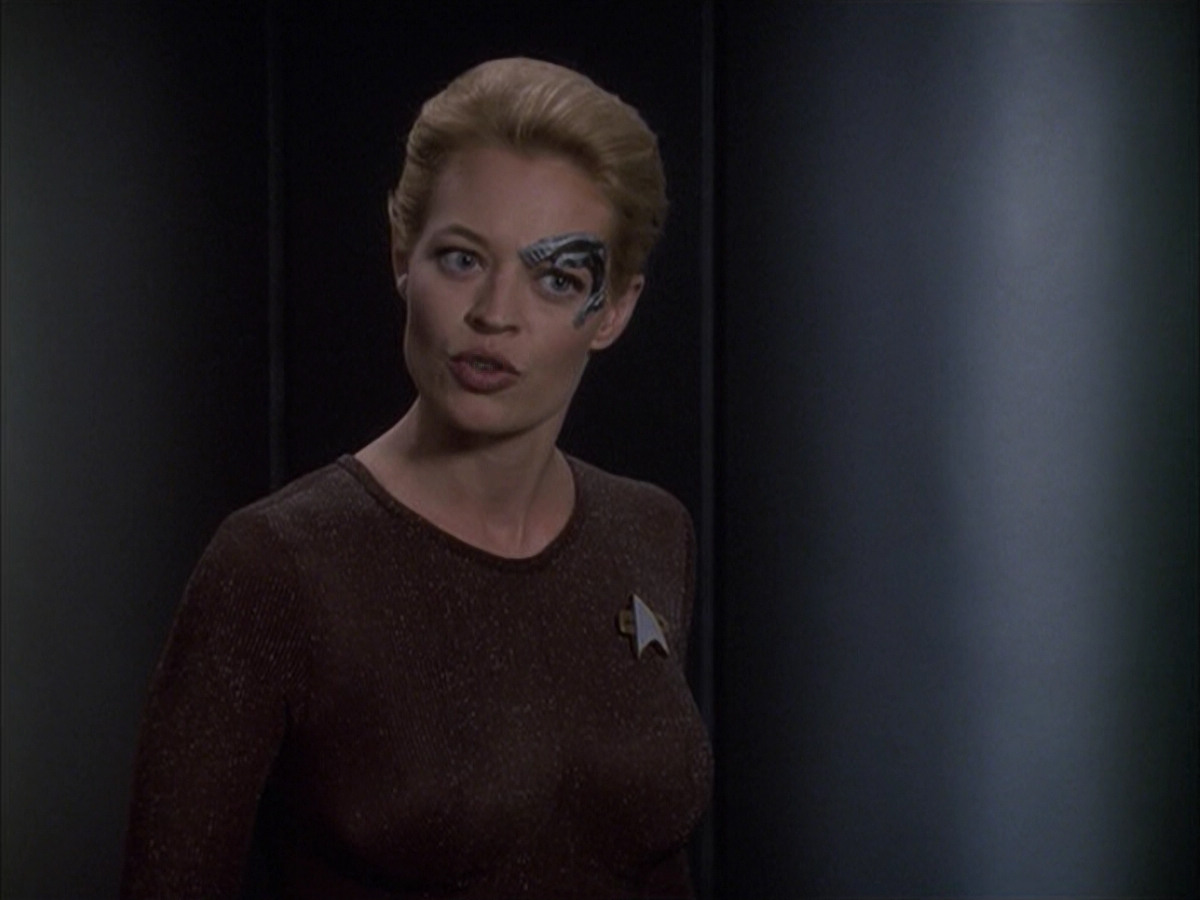 extant_StarTrek_VOY_6x09-TheVoyagerConspiracy_02126.jpg