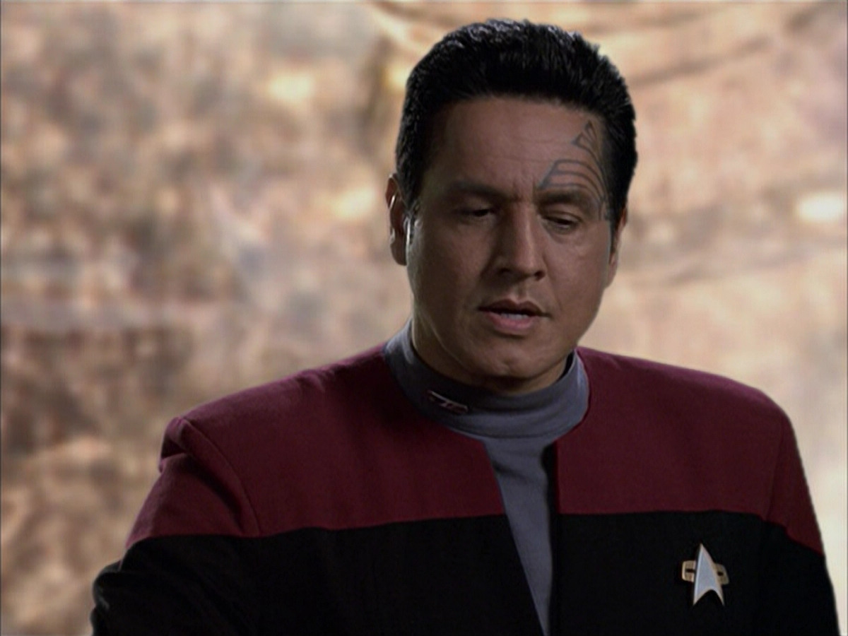 extant_StarTrek_VOY_6x09-TheVoyagerConspiracy_02130.jpg