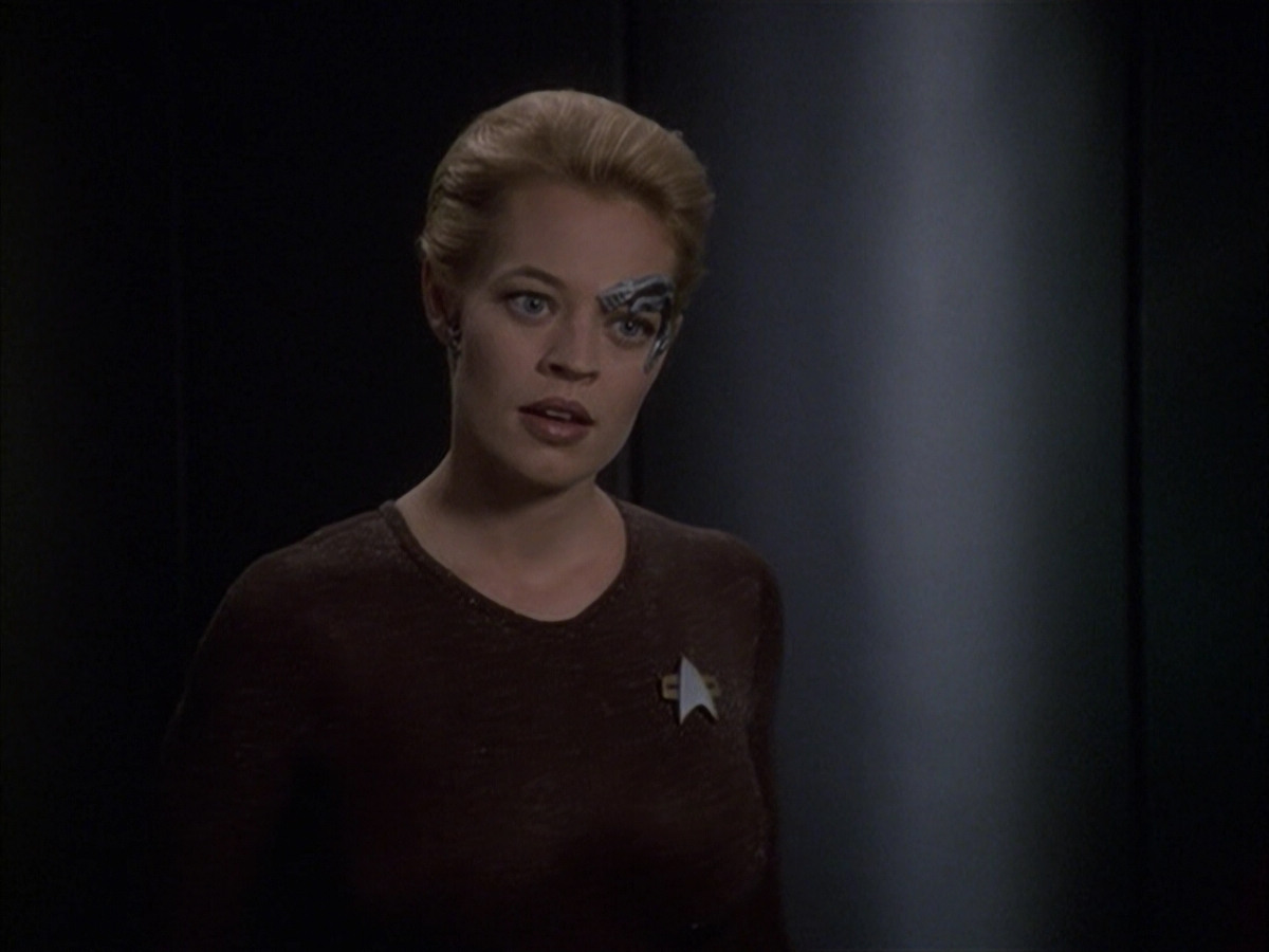 extant_StarTrek_VOY_6x09-TheVoyagerConspiracy_02131.jpg