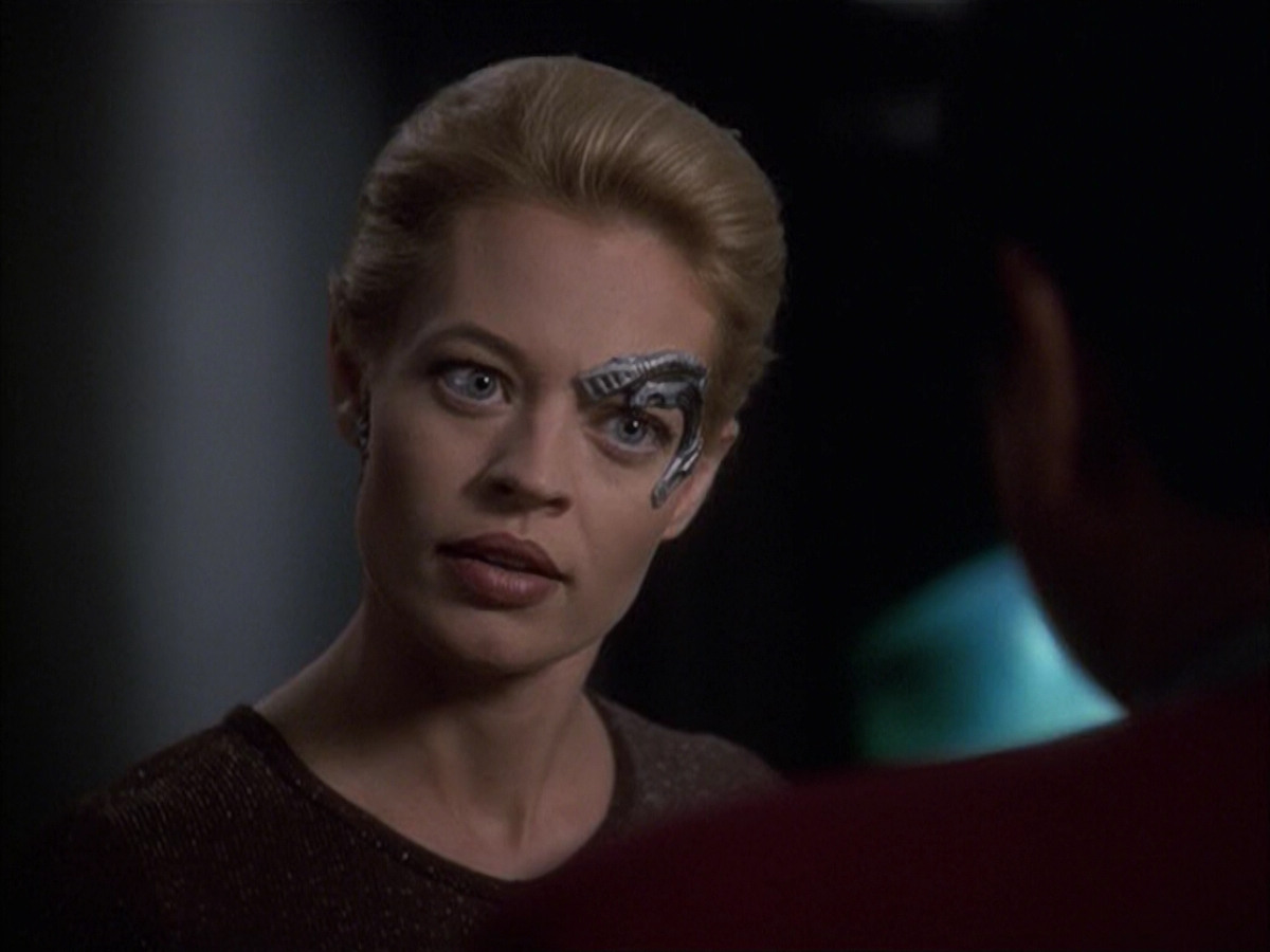 extant_StarTrek_VOY_6x09-TheVoyagerConspiracy_02137.jpg