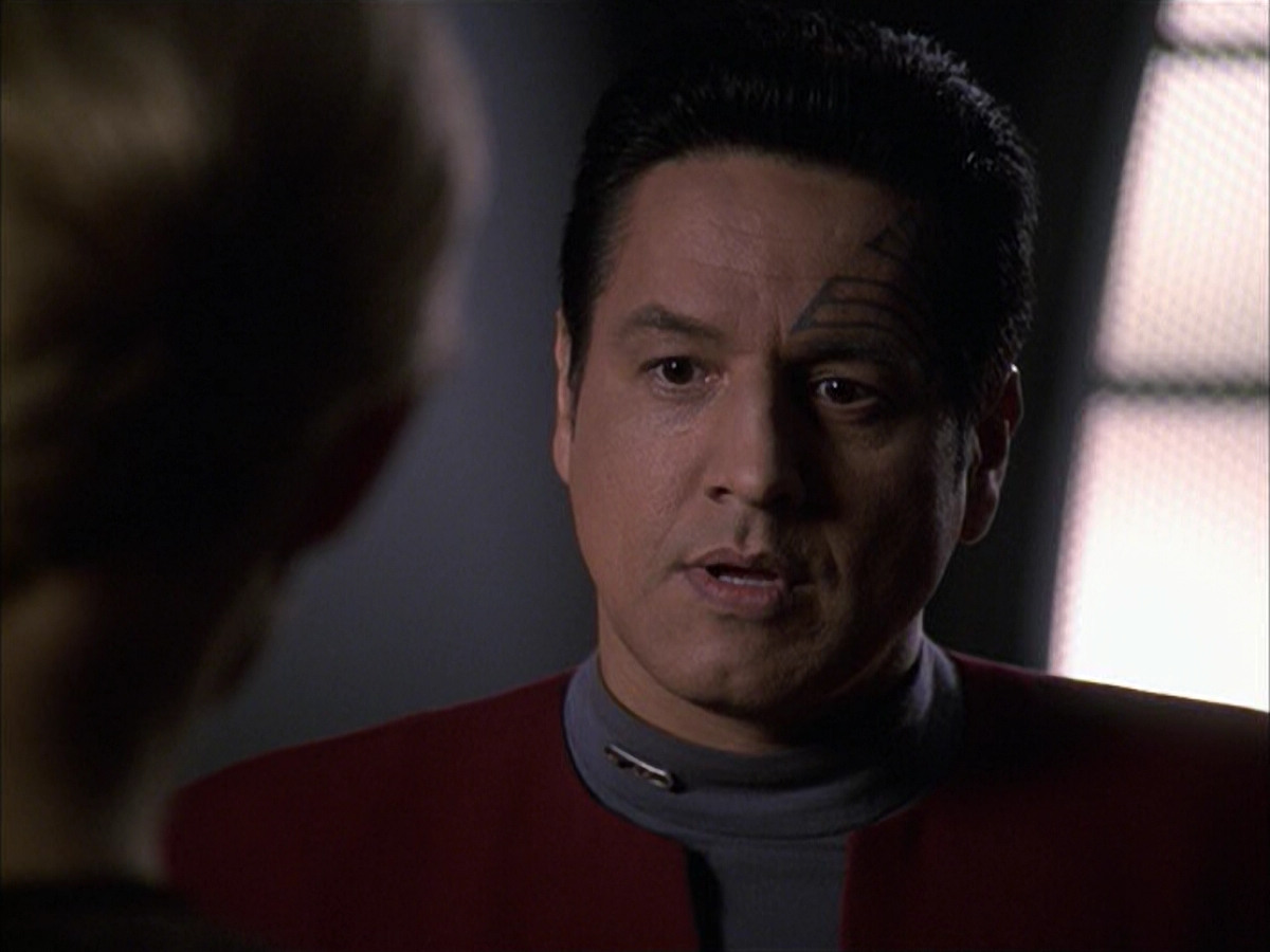 extant_StarTrek_VOY_6x09-TheVoyagerConspiracy_02142.jpg