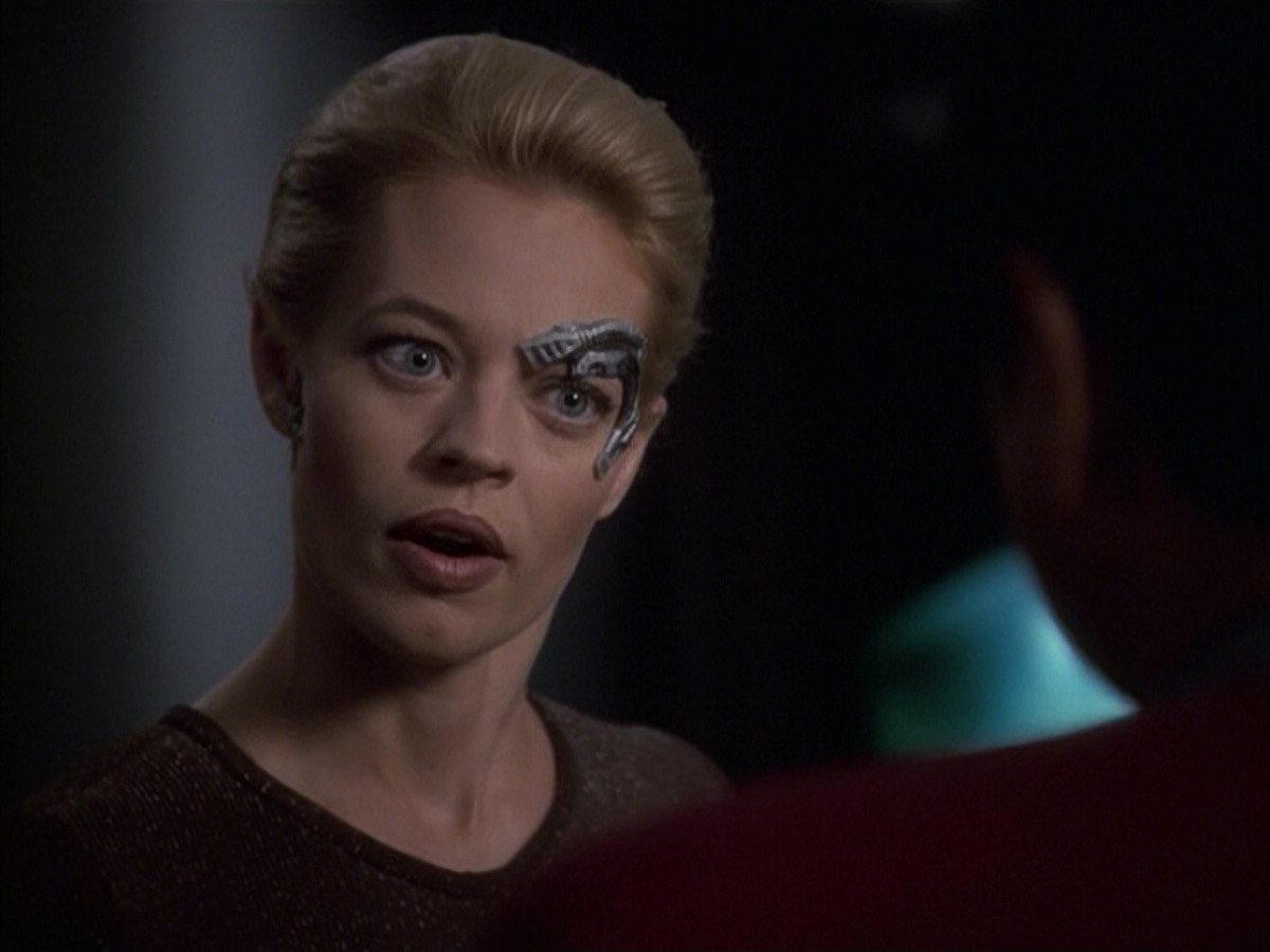 extant_StarTrek_VOY_6x09-TheVoyagerConspiracy_02147.jpg