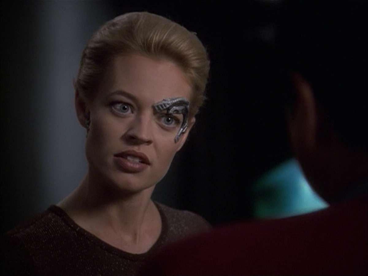 extant_StarTrek_VOY_6x09-TheVoyagerConspiracy_02149.jpg
