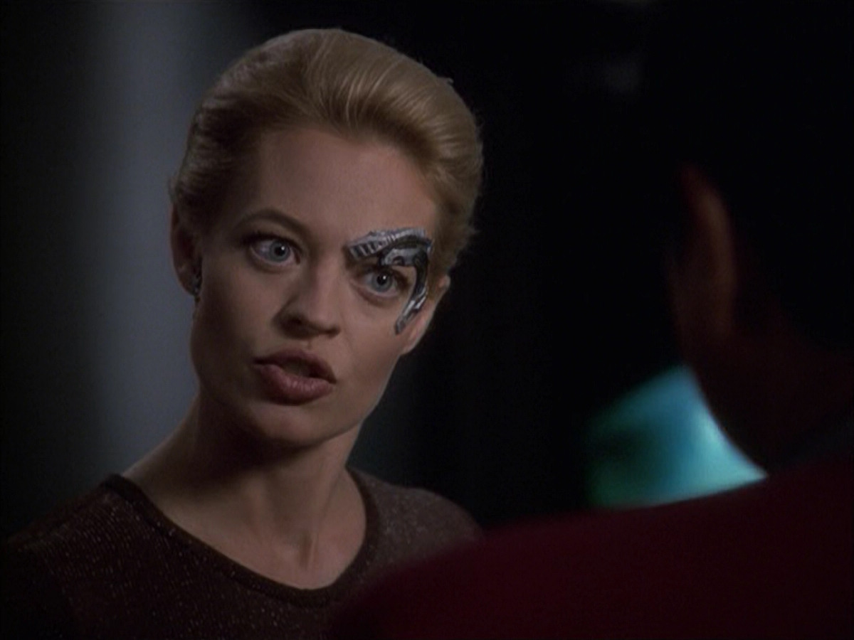extant_StarTrek_VOY_6x09-TheVoyagerConspiracy_02151.jpg
