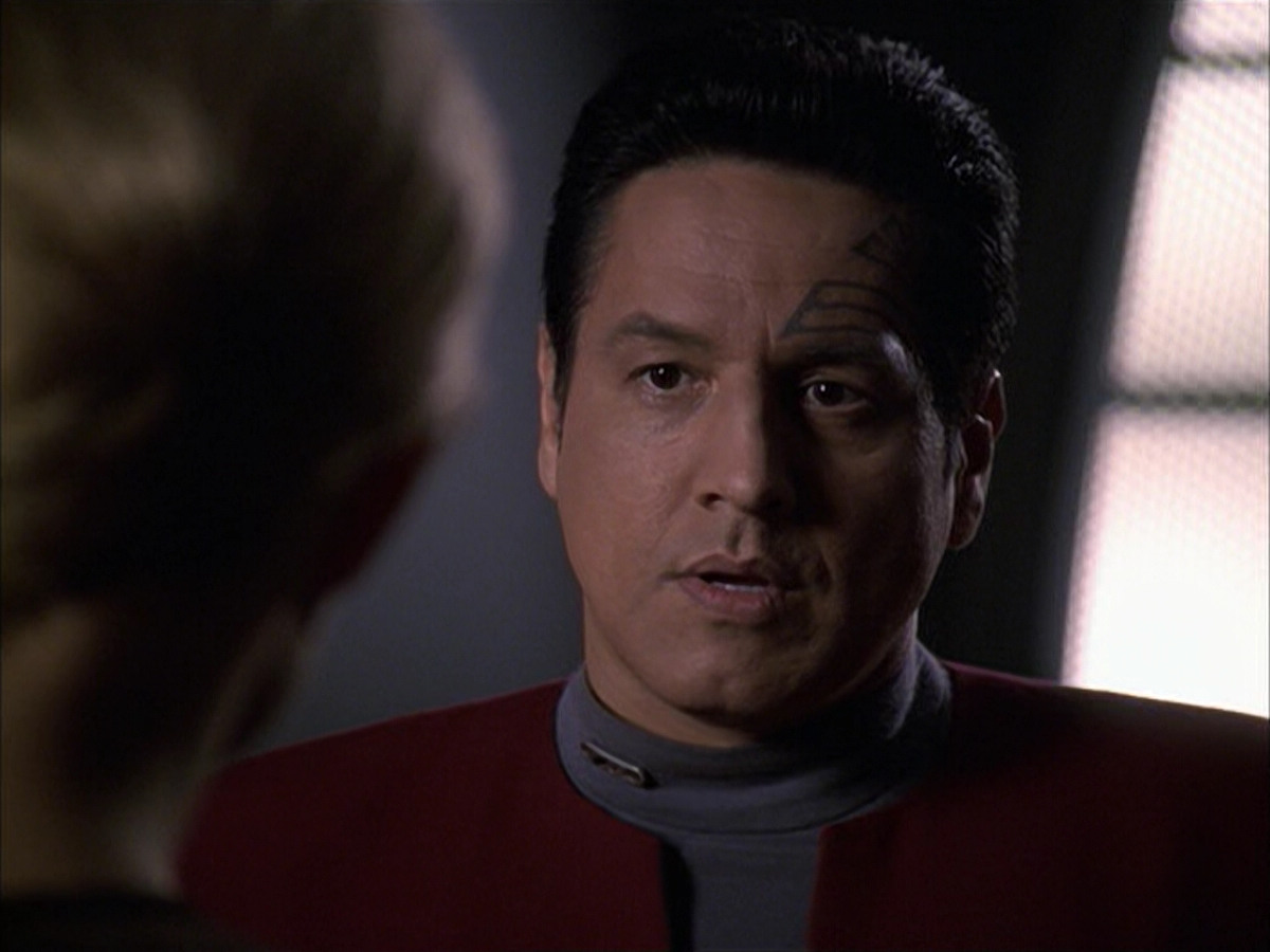 extant_StarTrek_VOY_6x09-TheVoyagerConspiracy_02156.jpg