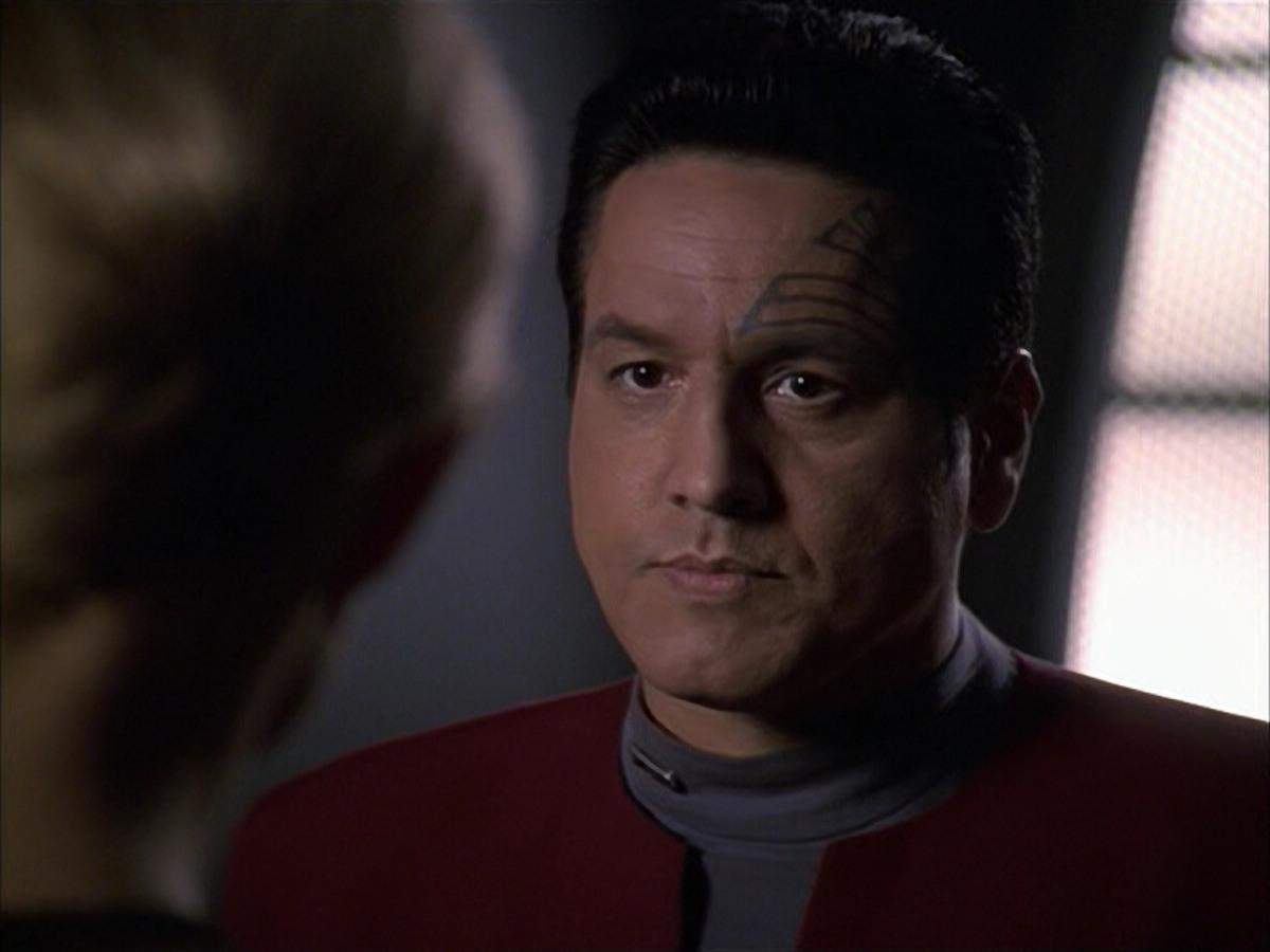 extant_StarTrek_VOY_6x09-TheVoyagerConspiracy_02159.jpg