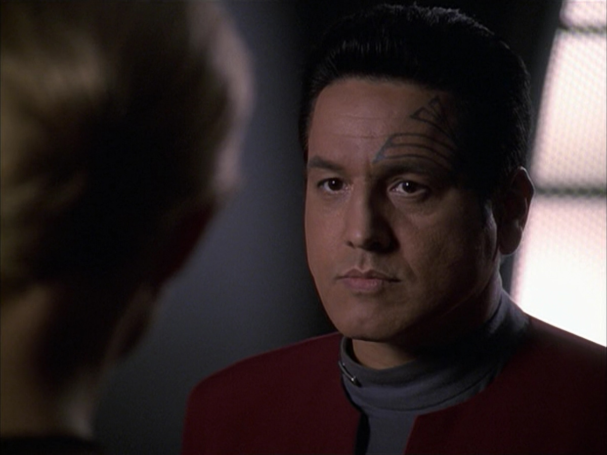 extant_StarTrek_VOY_6x09-TheVoyagerConspiracy_02160.jpg