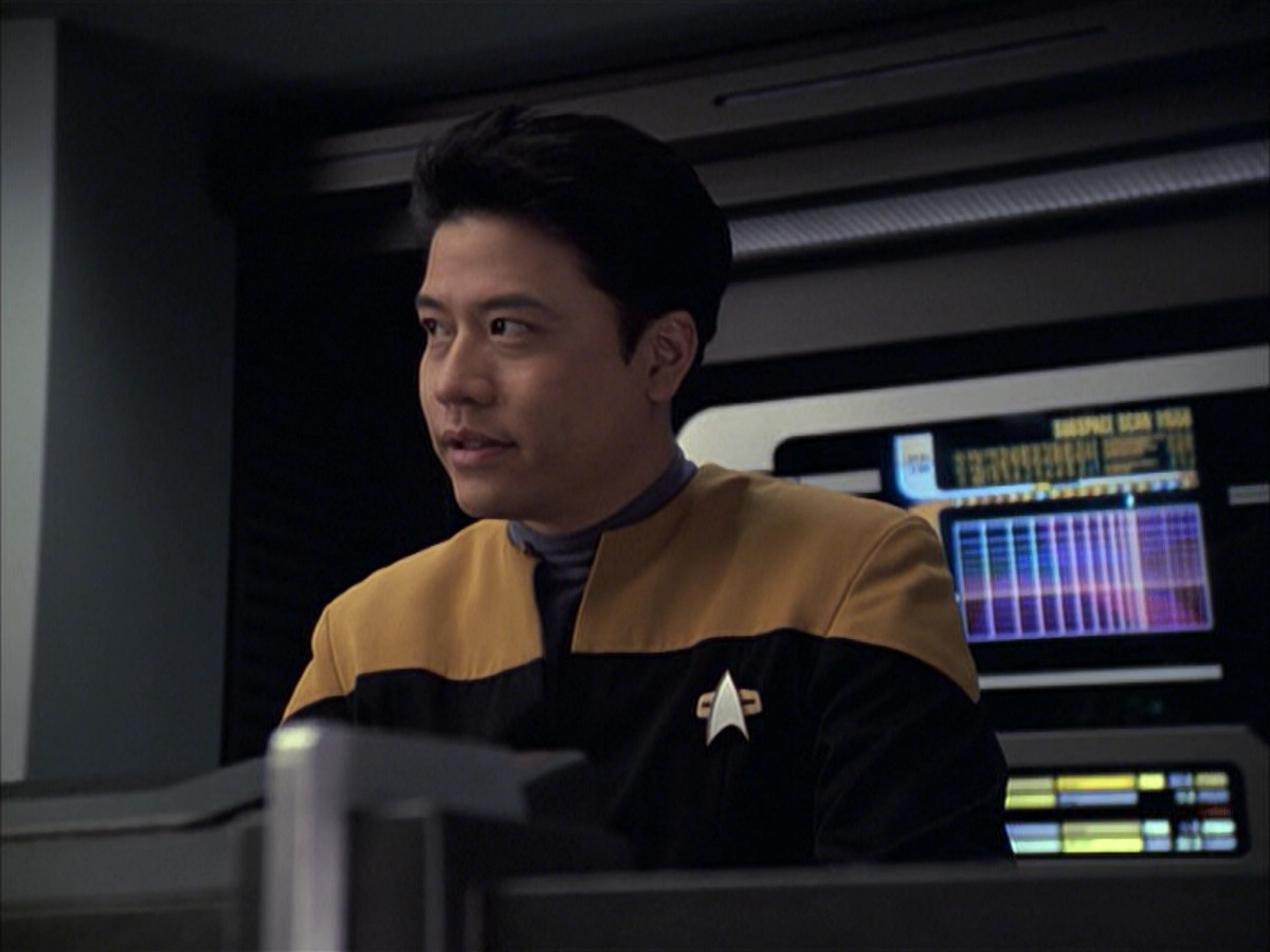 extant_StarTrek_VOY_6x09-TheVoyagerConspiracy_02174.jpg