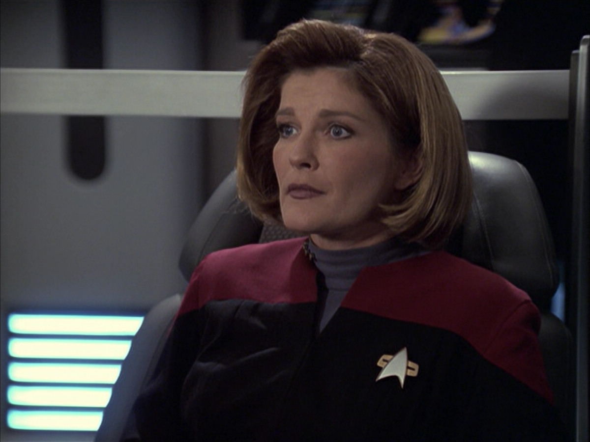 extant_StarTrek_VOY_6x09-TheVoyagerConspiracy_02180.jpg