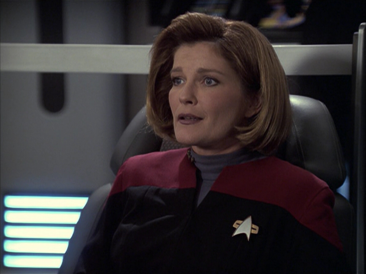extant_StarTrek_VOY_6x09-TheVoyagerConspiracy_02181.jpg