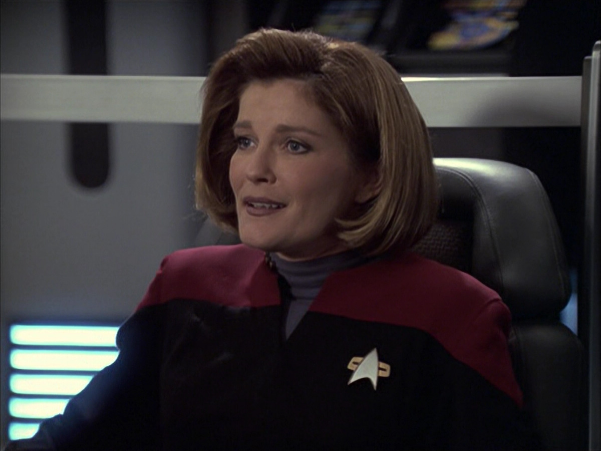 extant_StarTrek_VOY_6x09-TheVoyagerConspiracy_02185.jpg