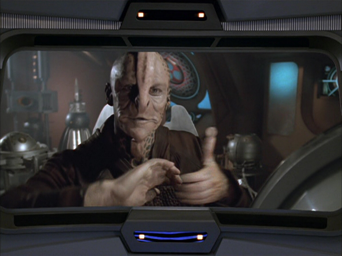 extant_StarTrek_VOY_6x09-TheVoyagerConspiracy_02202.jpg