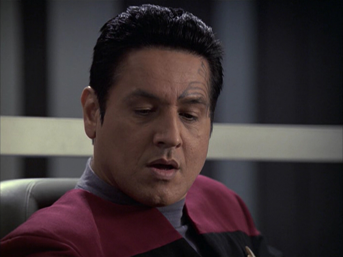 extant_StarTrek_VOY_6x09-TheVoyagerConspiracy_02214.jpg