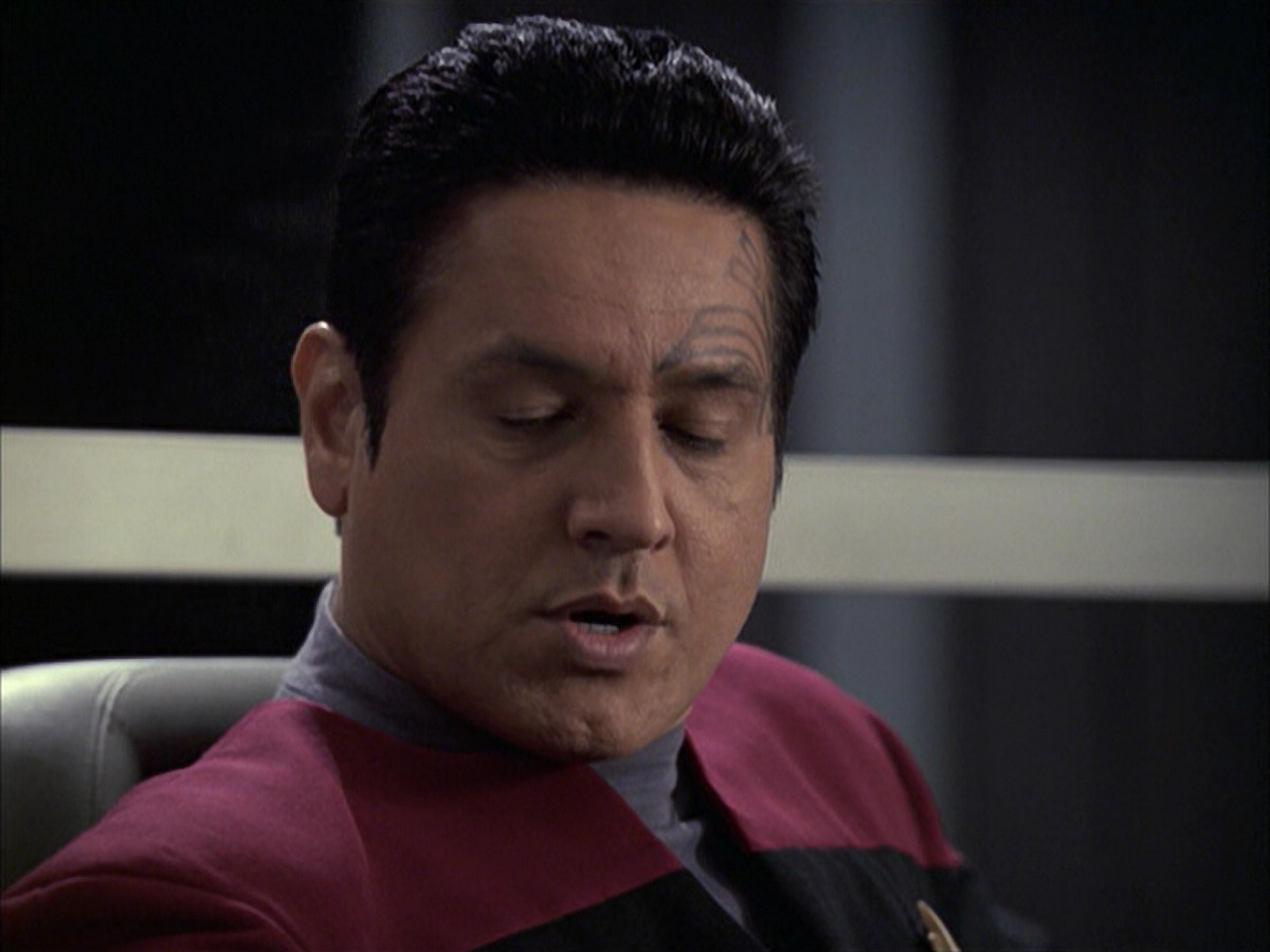 extant_StarTrek_VOY_6x09-TheVoyagerConspiracy_02216.jpg