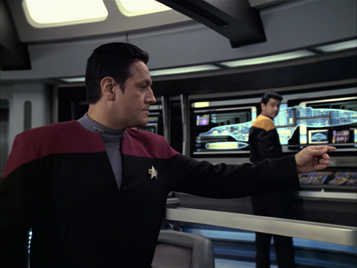 extant_StarTrek_VOY_6x09-TheVoyagerConspiracy_02233.jpg