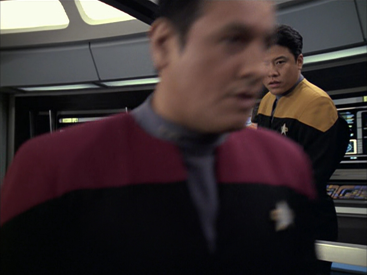 extant_StarTrek_VOY_6x09-TheVoyagerConspiracy_02235.jpg