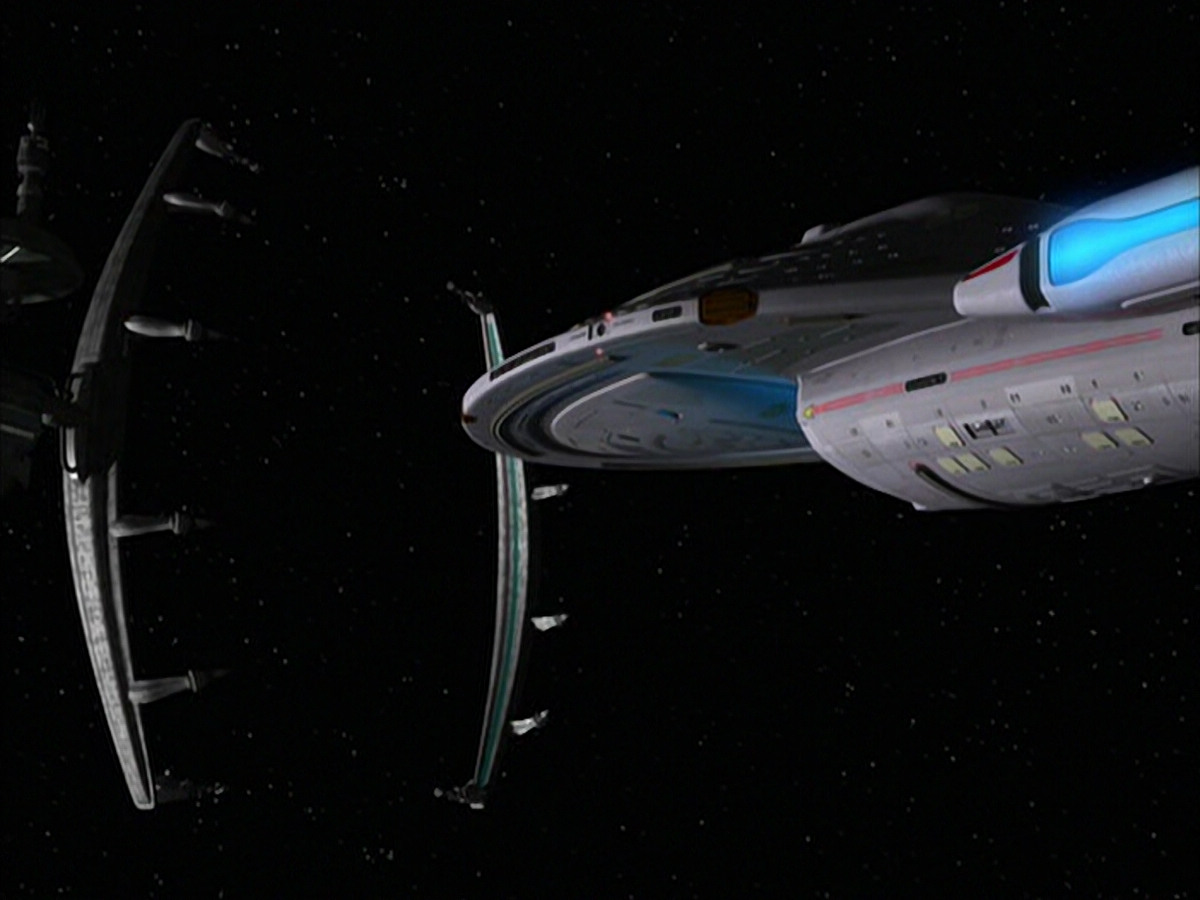 extant_StarTrek_VOY_6x09-TheVoyagerConspiracy_02274.jpg