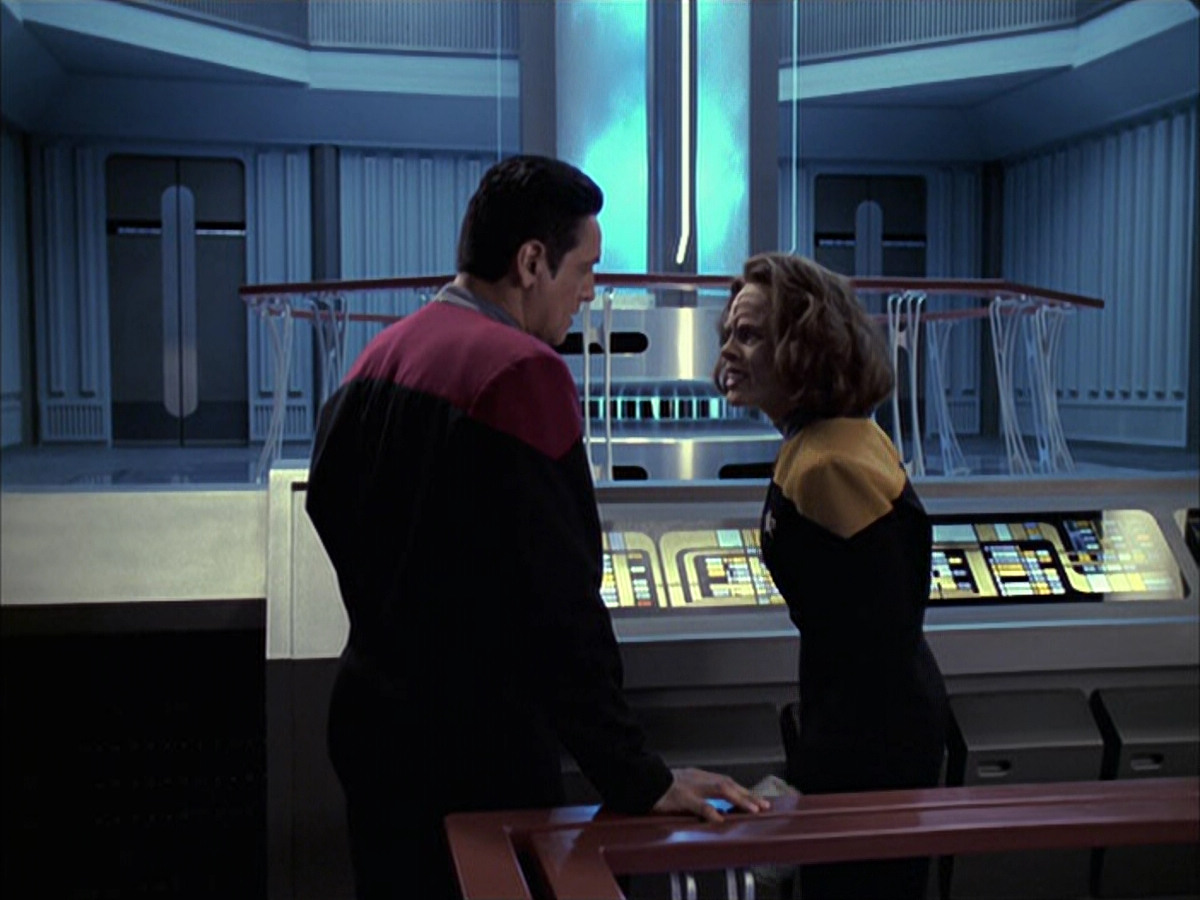 extant_StarTrek_VOY_6x09-TheVoyagerConspiracy_02291.jpg