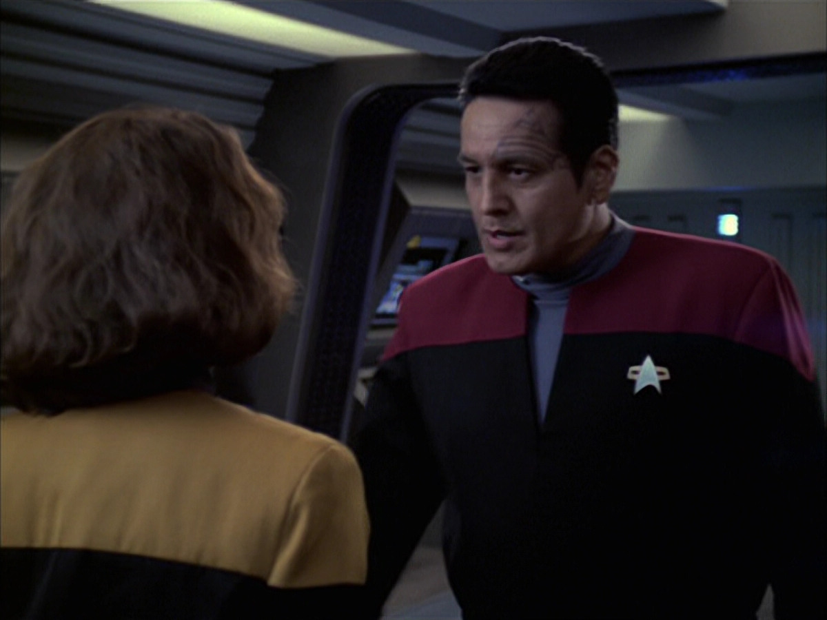 extant_StarTrek_VOY_6x09-TheVoyagerConspiracy_02295.jpg