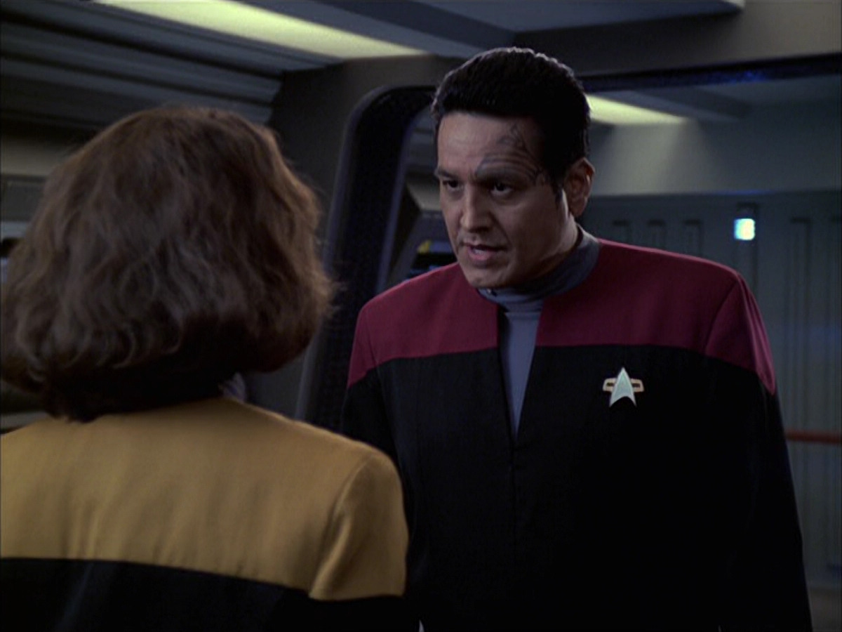 extant_StarTrek_VOY_6x09-TheVoyagerConspiracy_02297.jpg