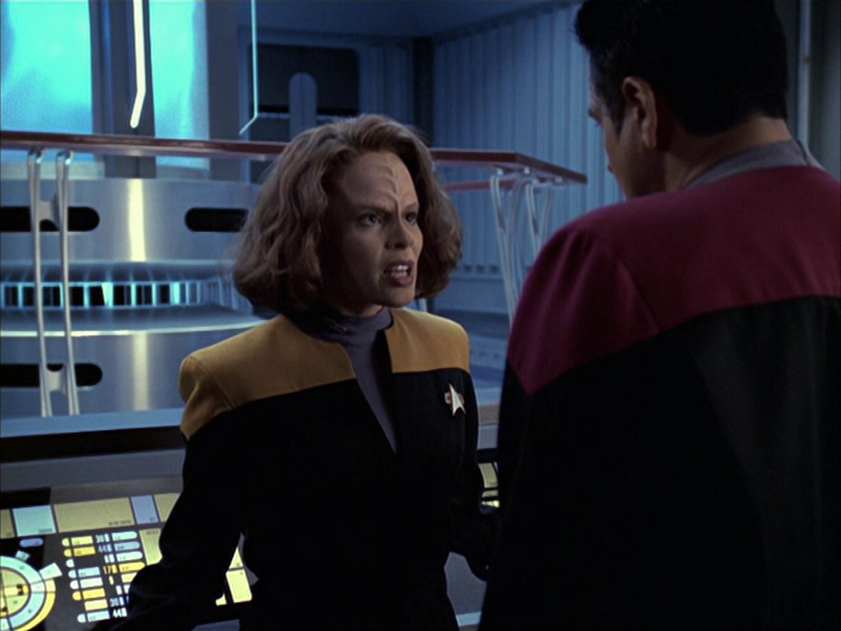 extant_StarTrek_VOY_6x09-TheVoyagerConspiracy_02301.jpg
