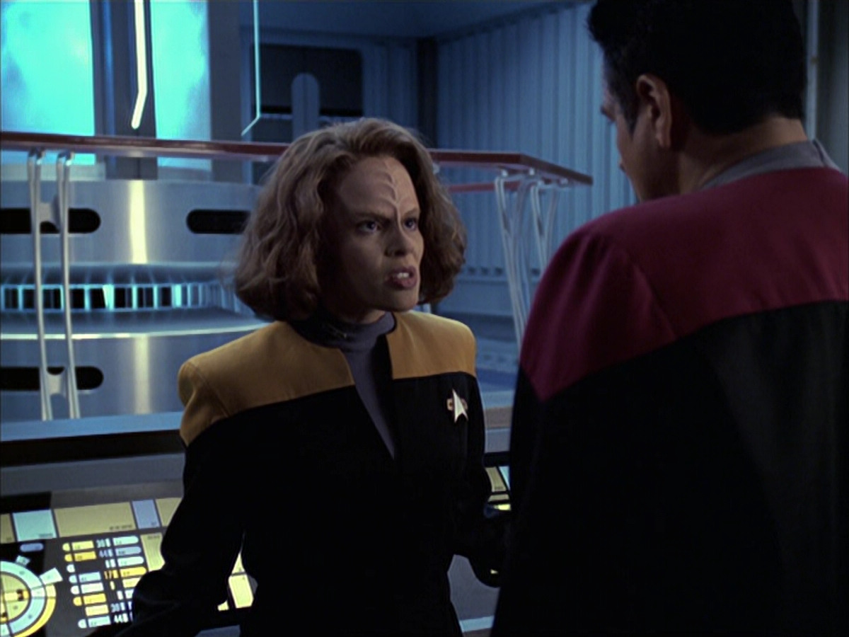 extant_StarTrek_VOY_6x09-TheVoyagerConspiracy_02302.jpg
